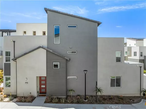 Valencia, CA 91381,27230 Bush Mallow Court