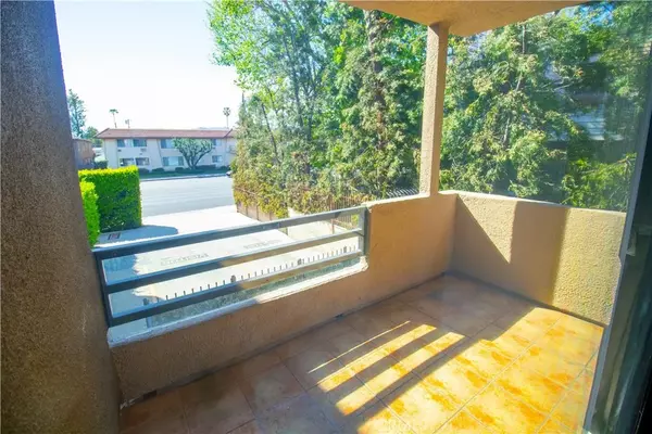 Canoga Park, CA 91304,7826 TOPANGA #213