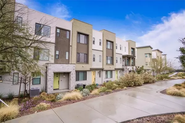 26934 Tanager Lane, Valencia, CA 91381