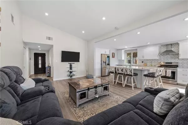 Canyon Country, CA 91351,18636 Oakmoor Street