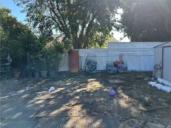 Van Nuys, CA 91405,6738 Sylmar Avenue