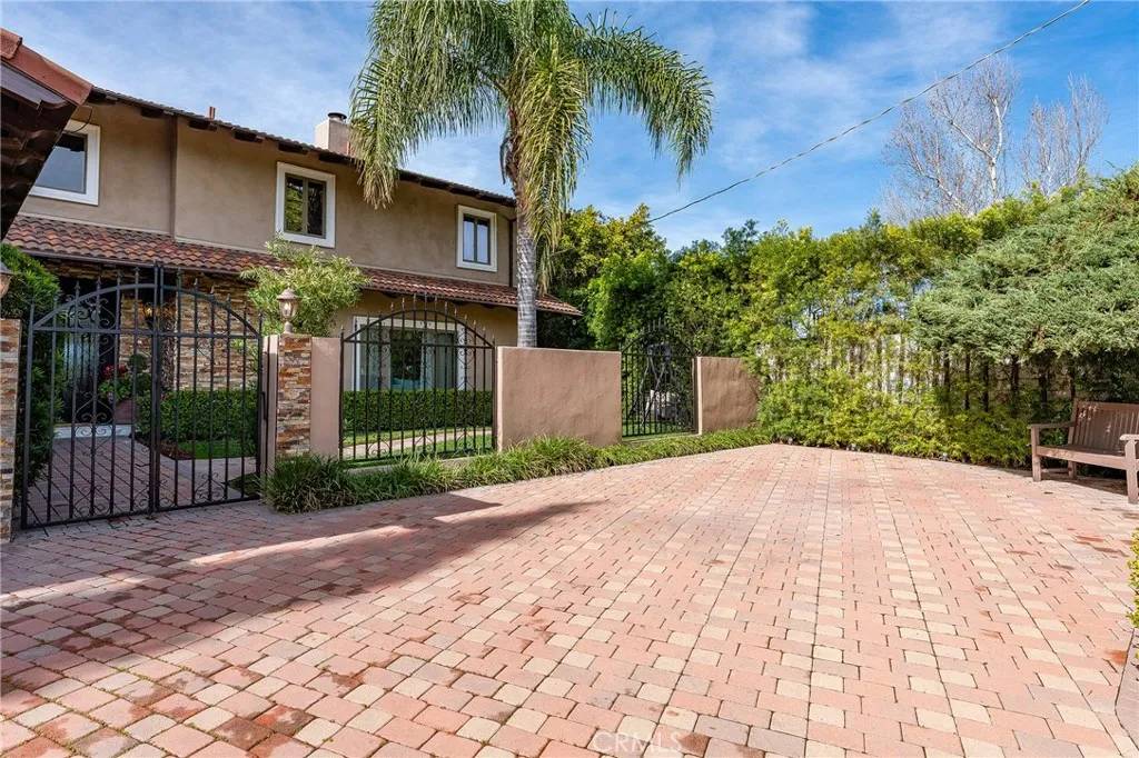 Woodland Hills, CA 91364,5005 Delita Place