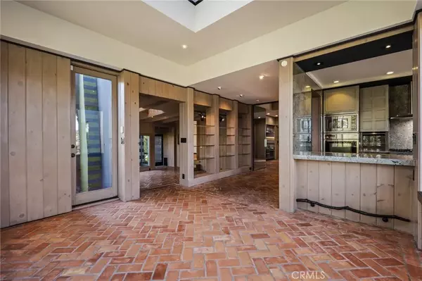 Hollywood Hills, CA 90068,6907 Treasure Trail