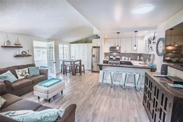 Newhall, CA 91321,19235 Avenue Of The Oaks #B