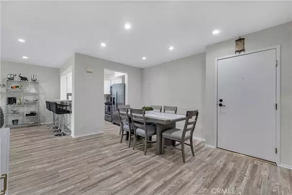 Granada Hills, CA 91344,16866 Kingsbury Street #213