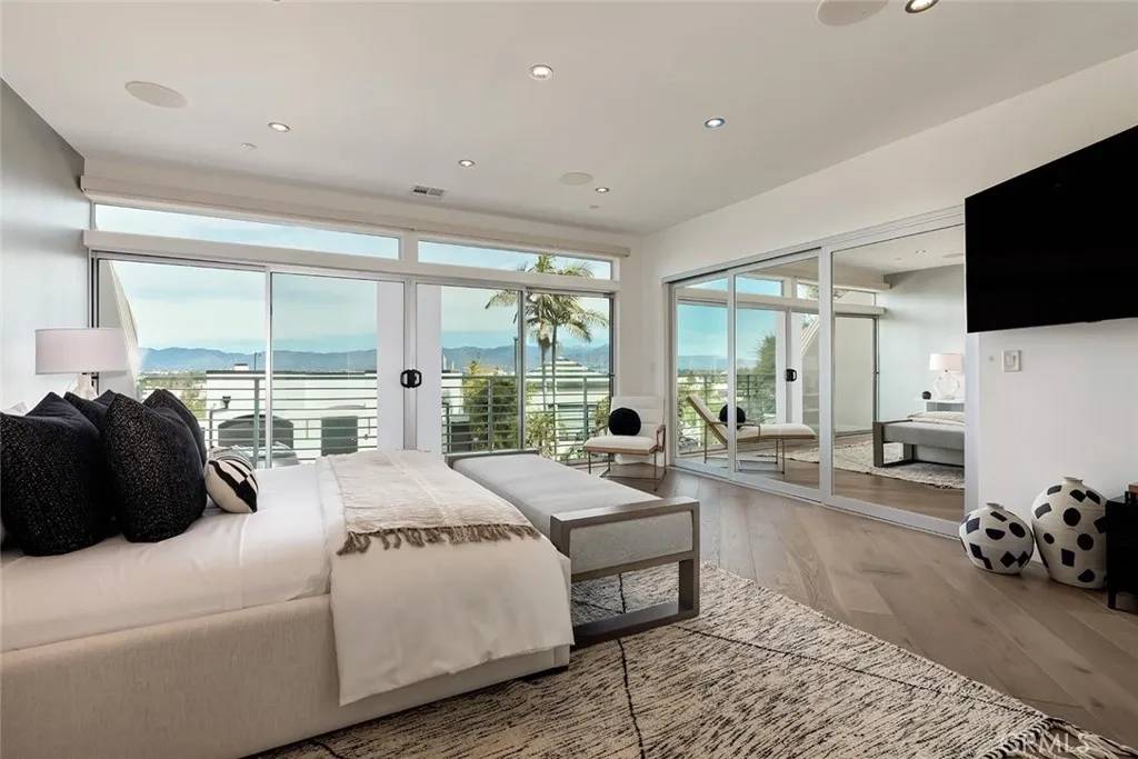 Studio City, CA 91604,11698 Picturesque Drive