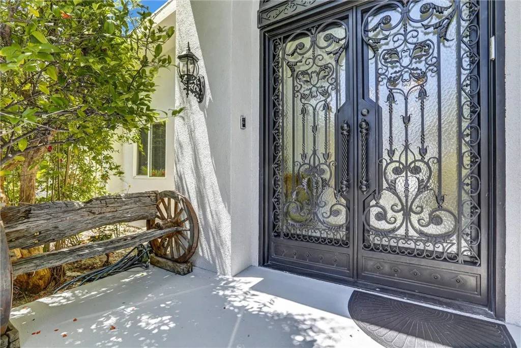 Woodland Hills, CA 91367,5115 Boda Pl