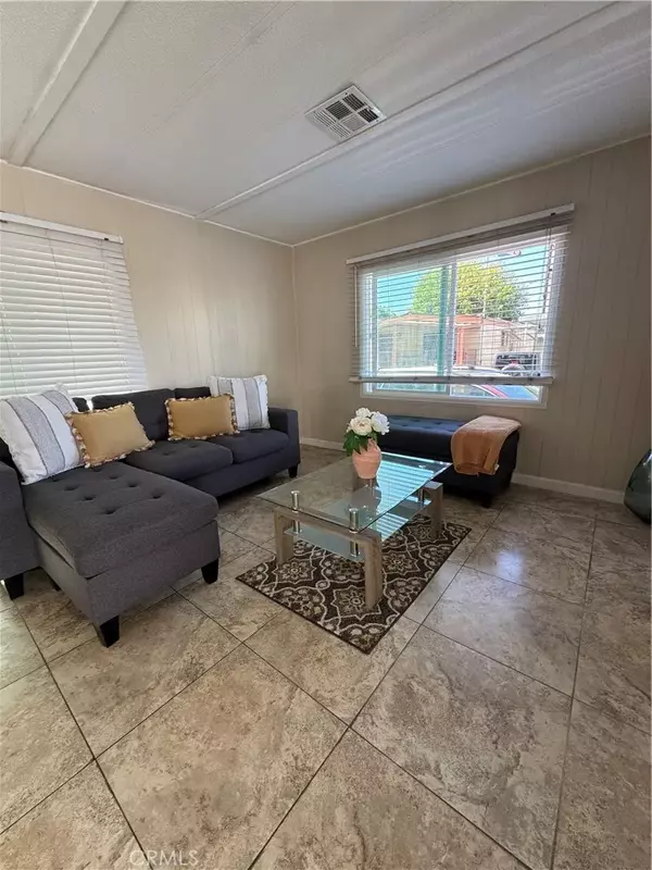8600 Contreras #33, Paramount, CA 90723