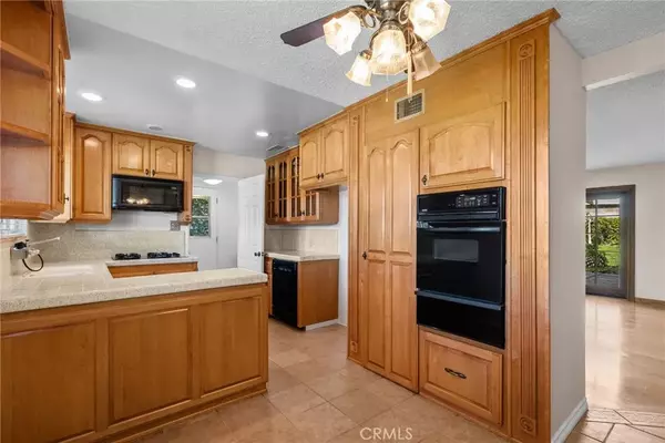 Granada Hills, CA 91344,17207 Rinaldi Street