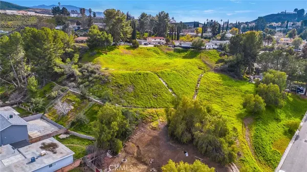 Newhall, CA 91321,19232 Abdale