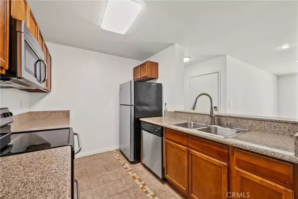 Valencia, CA 91355,25716 Player Drive #T1