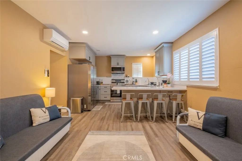 Saugus, CA 91390,18414 Texas Canyon Road #A