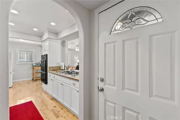 Newhall, CA 91321,26450 Ridge Vale Drive