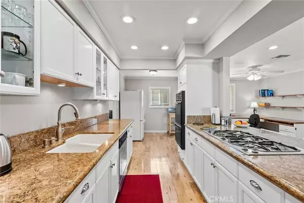 Newhall, CA 91321,26450 Ridge Vale Drive