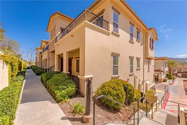 493 Country Club Drive #227, Simi Valley, CA 93065