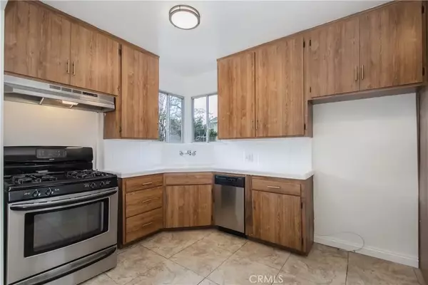 Lake Balboa, CA 91406,17604 Lemay Street