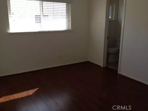 Northridge, CA 91324,19057 Gledhill Street