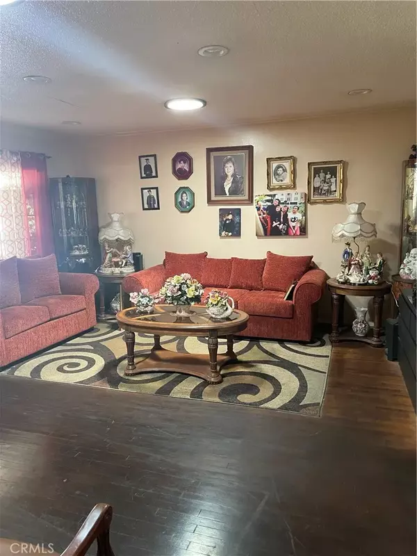 North Hollywood, CA 91605,13009 Lorne Street