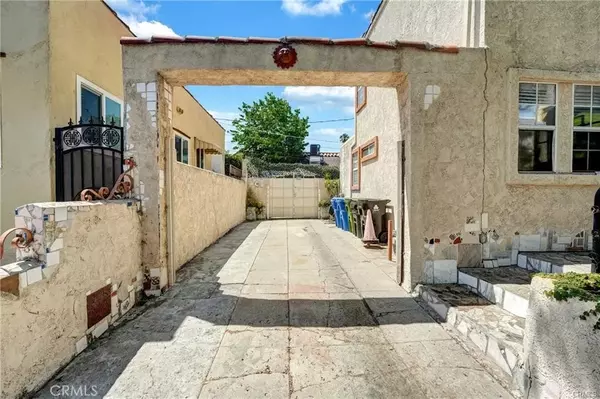 West Hollywood, CA 90046,7220 Waring Ave