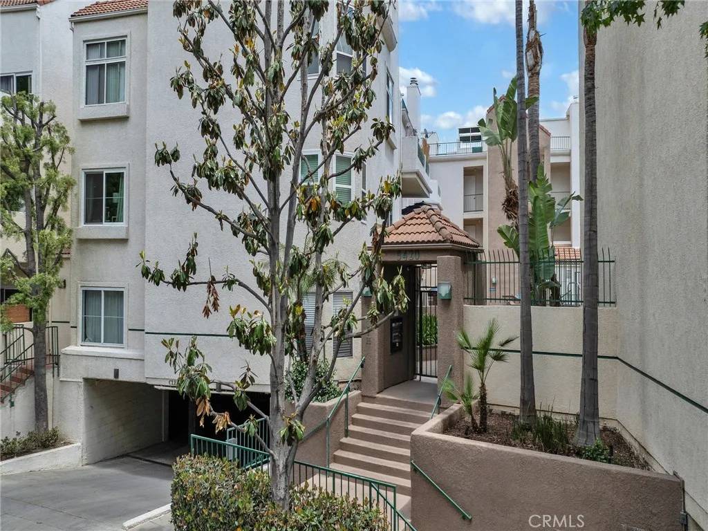 Sherman Oaks, CA 91401,5420 Sylmar Avenue #113