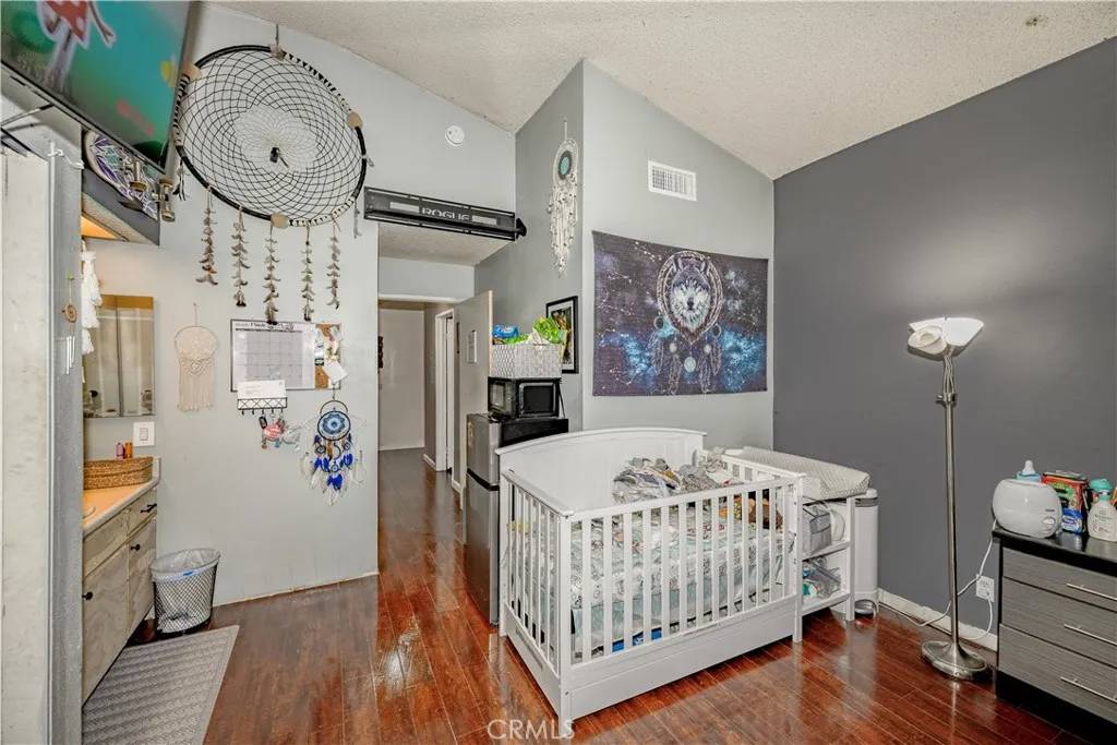 Sylmar, CA 91342,11350 Foothill Boulevard #19
