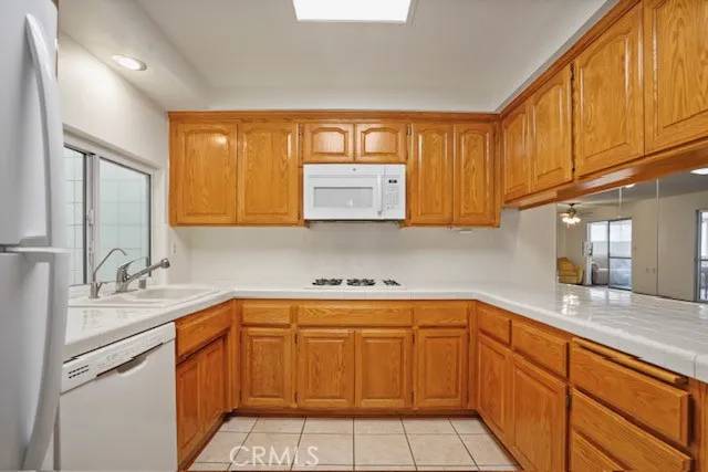 Newhall, CA 91321,19324 Flowers Court