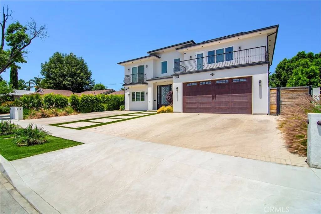 West Hills, CA 91304,23035 Strathern Street