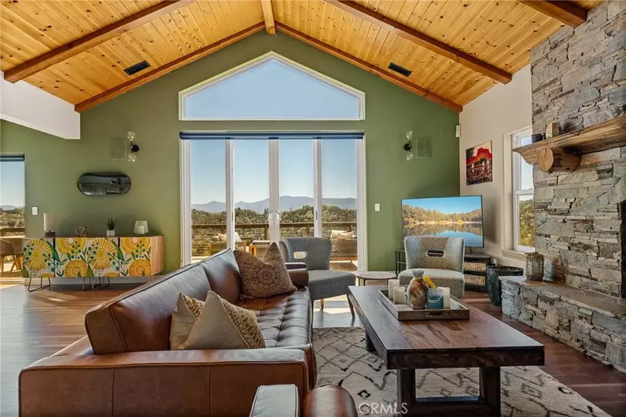 905 Del Norte Lane, Lake Arrowhead, CA 92352