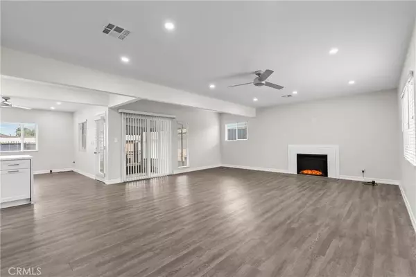 North Hollywood, CA 91605,8154 Vanscoy Avenue