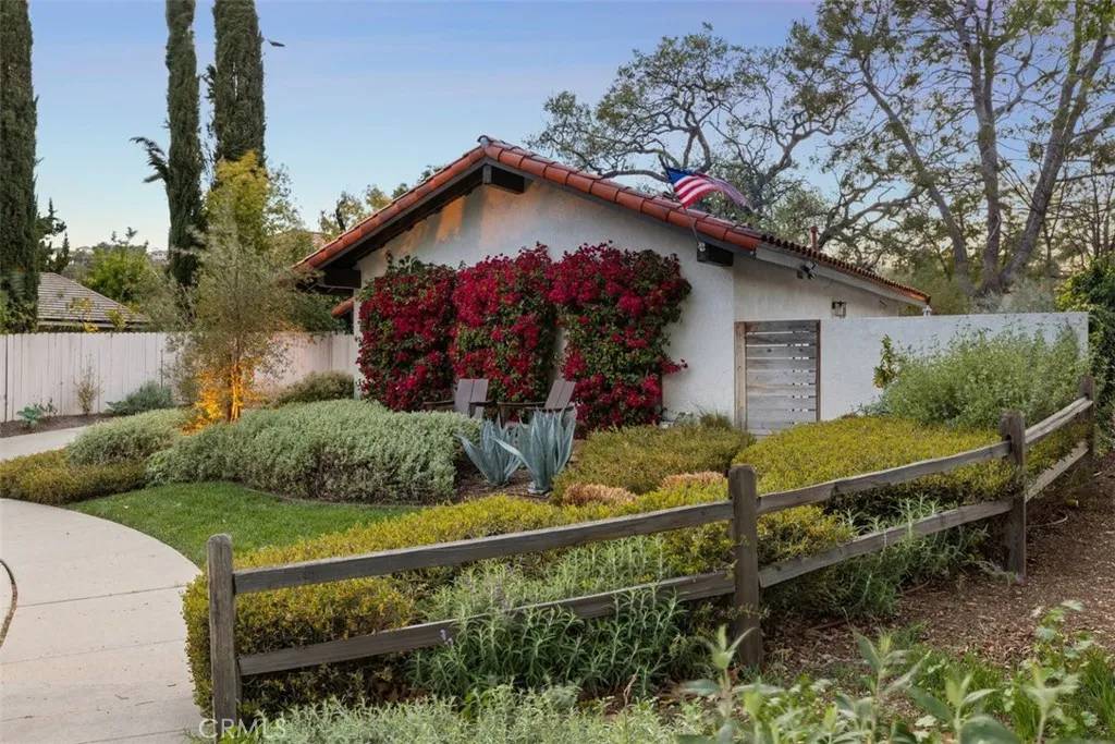 Westlake Village, CA 91361,2085 Rosebay Street