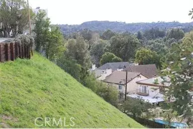 Woodland Hills, CA 91364,5119 Escobedo