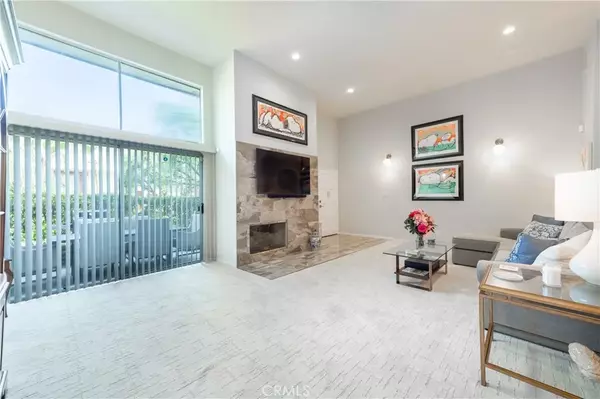 Encino, CA 91316,5229 Balboa Boulevard #19
