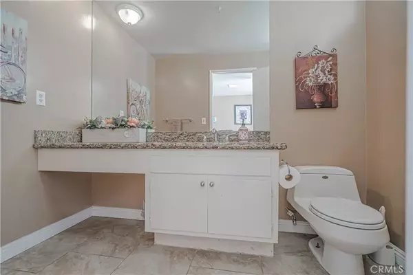 Woodland Hills, CA 91367,22607 Hatteras Street