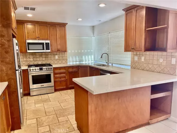 Calabasas, CA 91302,3921 Declaration Avenue