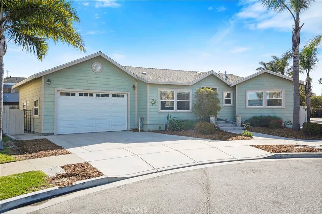 Oxnard, CA 93035,4921 Dunes Circle