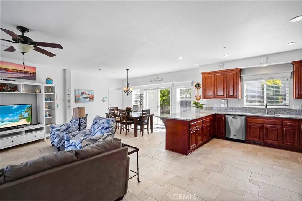 Oxnard, CA 93035,4921 Dunes Circle