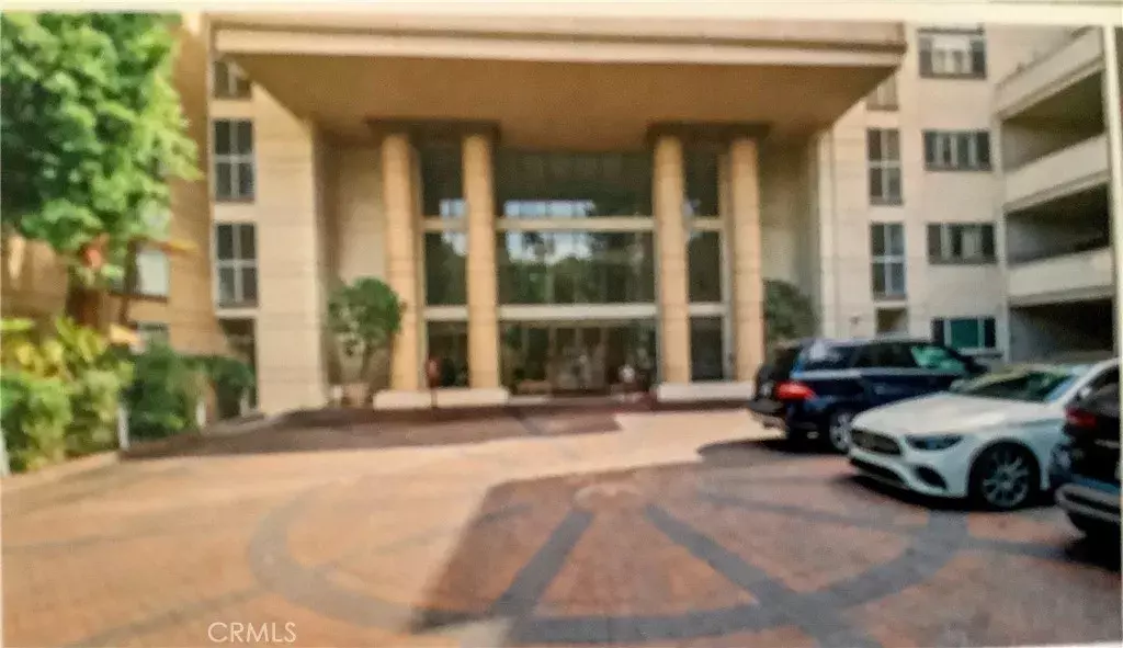4949 Genesta Avenue #412A, Encino, CA 91316