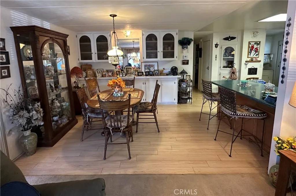 Canoga Park, CA 91304,8901 Eton #5
