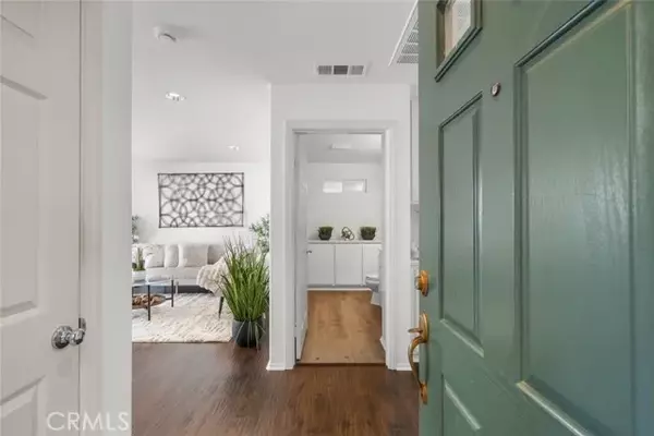 Van Nuys, CA 91406,6840 De Celis Place #22