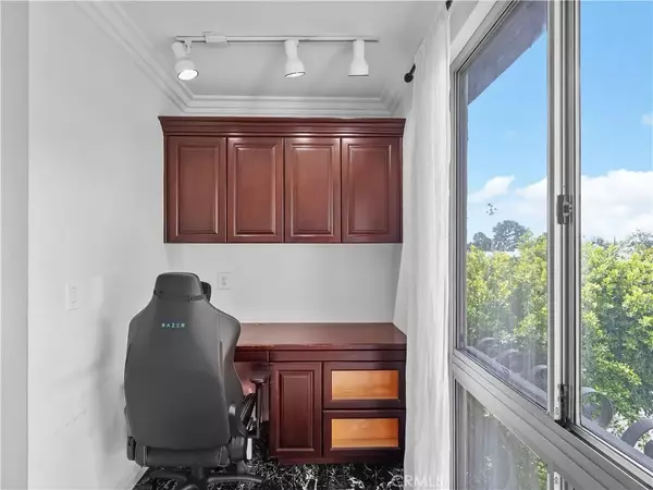 Valley Village, CA 91607,12720 Burbank Boulevard #323