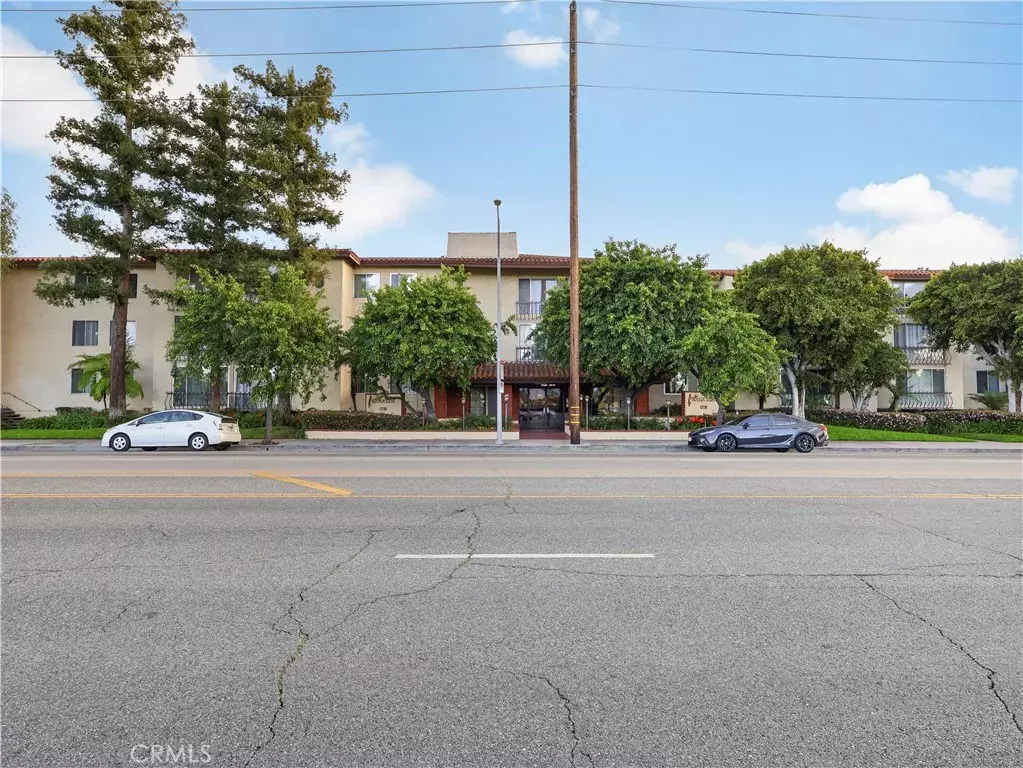 Valley Village, CA 91607,12720 Burbank Boulevard #323