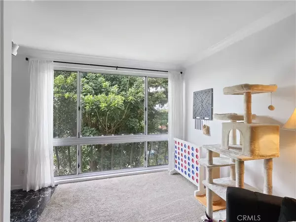 Valley Village, CA 91607,12720 Burbank Boulevard #323
