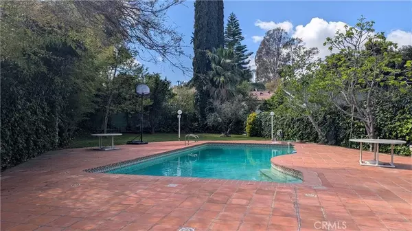 Sherman Oaks, CA 91403,14968 Greenleaf Street