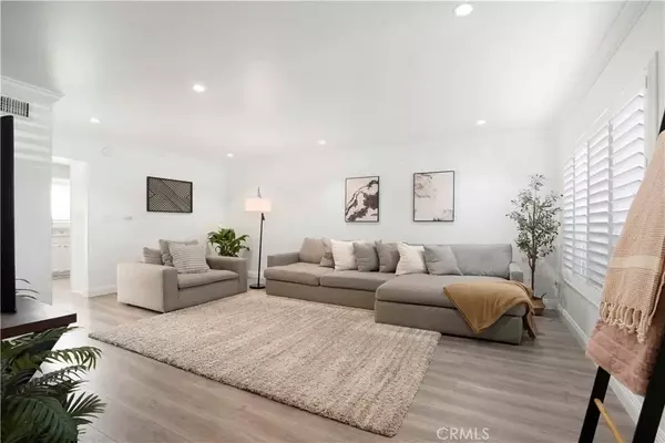 Reseda, CA 91335,6500 Tampa Avenue #5