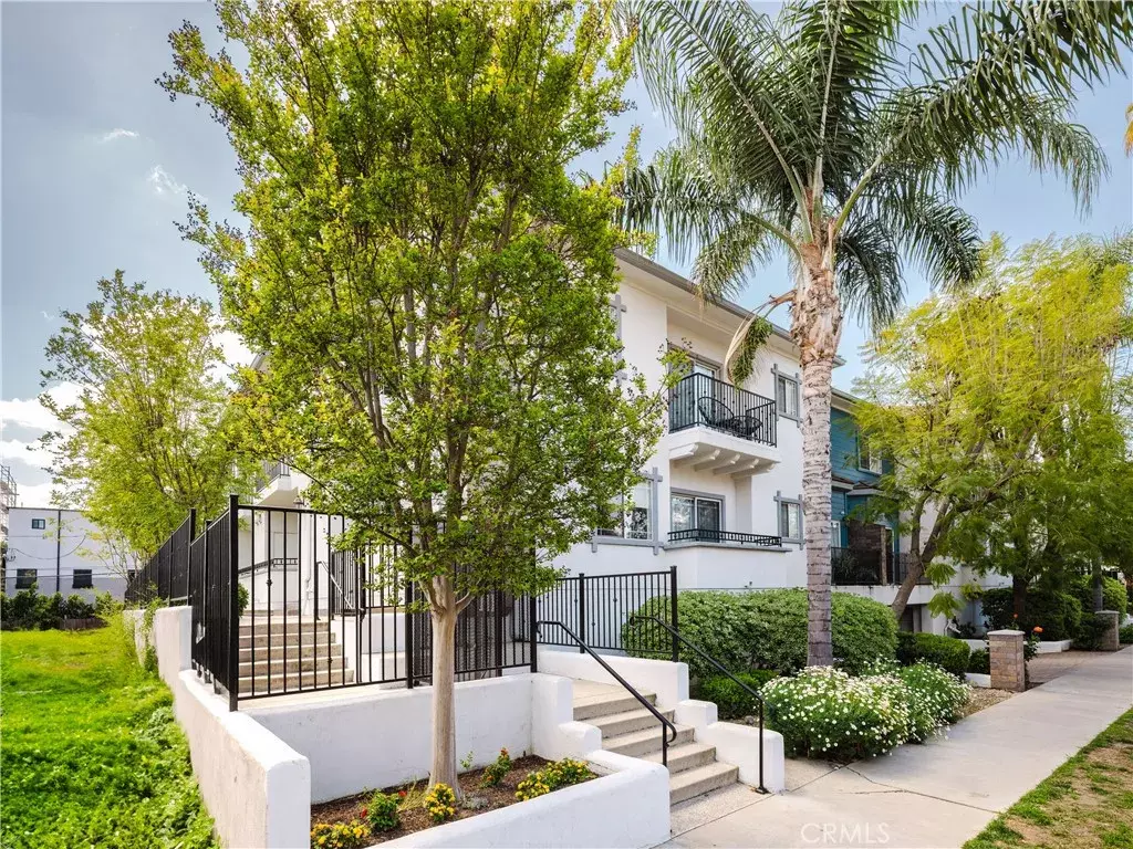 Sherman Oaks, CA 91411,14544 Margate Street #3