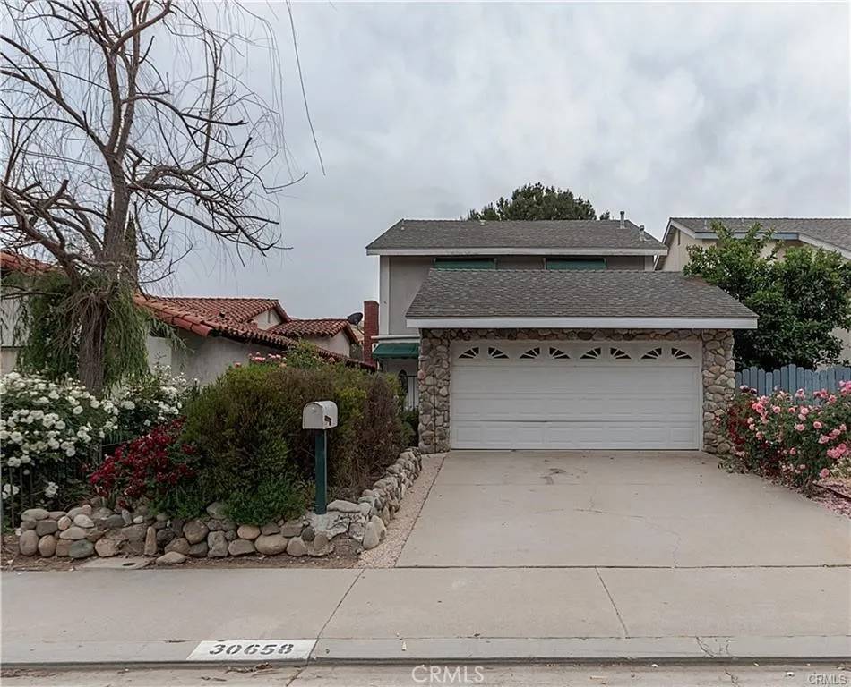 Agoura Hills, CA 91301,30658 Lakefront Drive