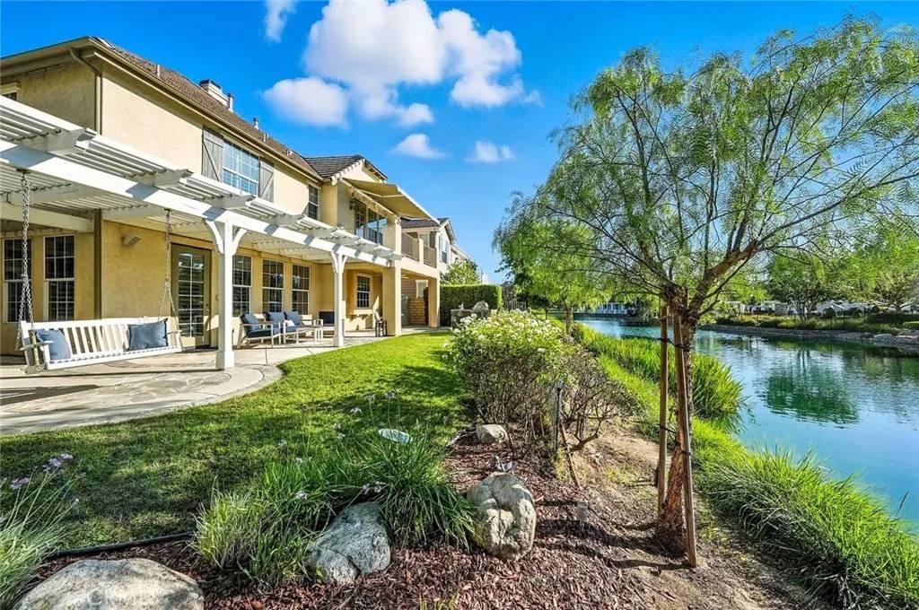 Valencia, CA 91355,27052 Island Road