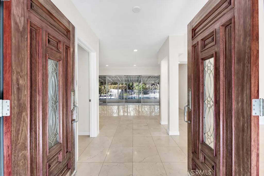 Tarzana, CA 91356,4615 Arriba Drive