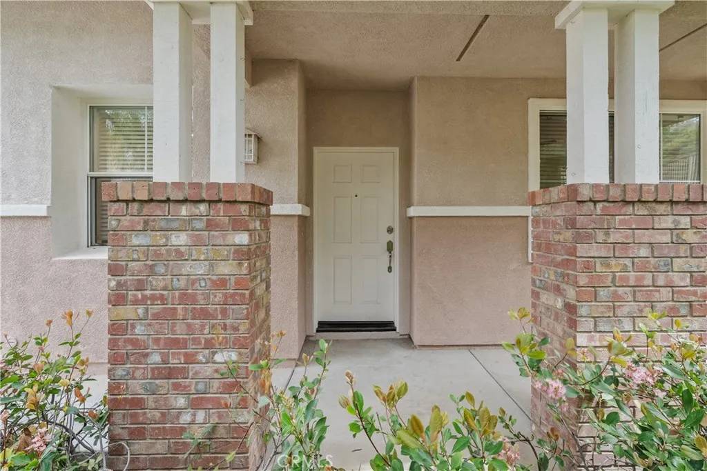 28360 Mayfair Drive, Valencia, CA 91354