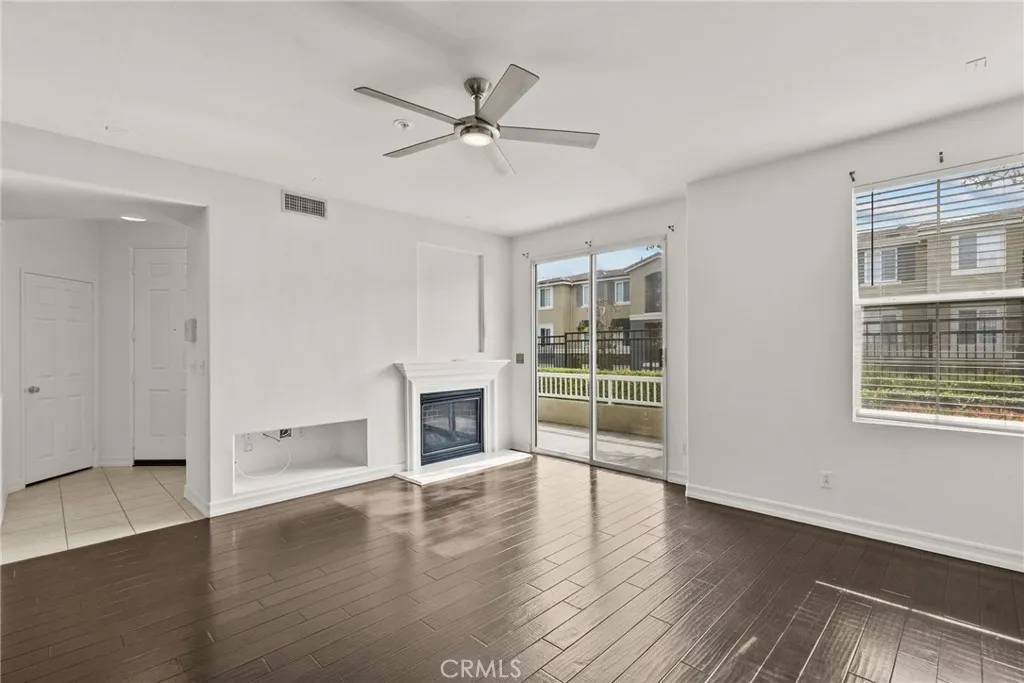 Valencia, CA 91354,28215 Canterbury Court